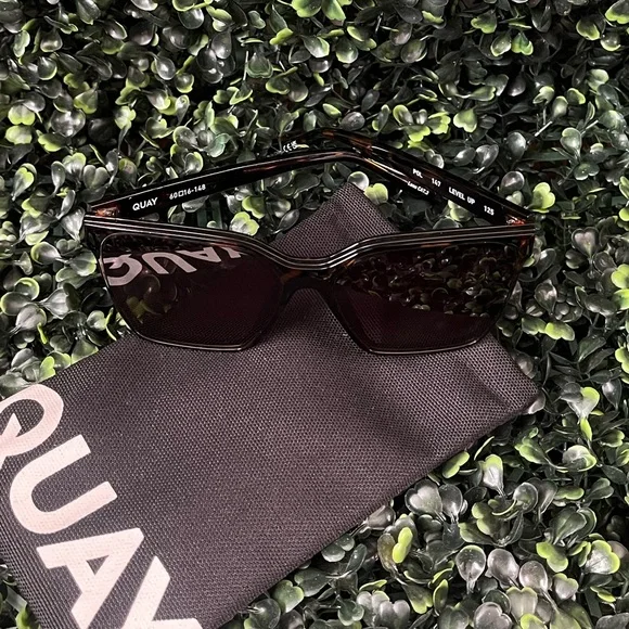 Quay Australia Level Up - Tortoise/Smoke Taupe Polarized Sunglasses - Picture 2 of 5